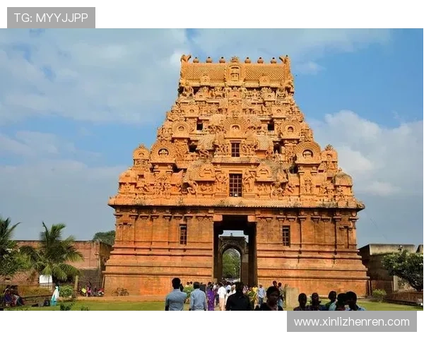 神殿在旅游业中的角色与文化遗产的保护策略分析